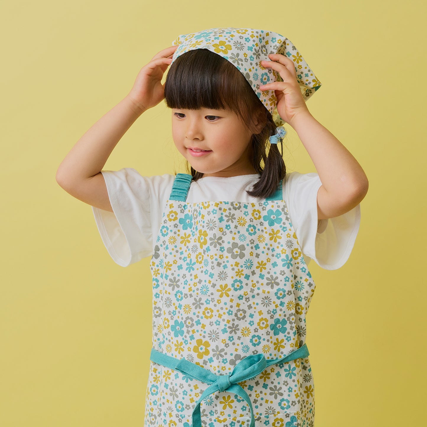 アビチュアル バンダナ・巾着付きキッズエプロンセット Lサイズ（130～150cm） リサ グリーン
