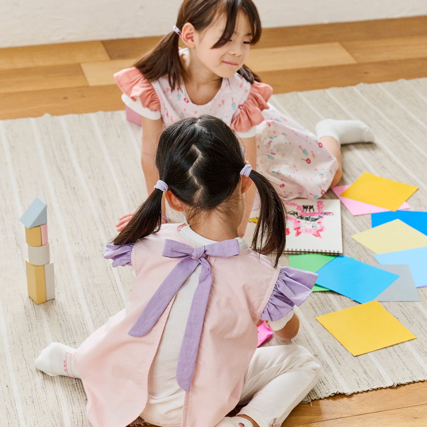 アビチュアル フリルキッズエプロン Mサイズ（100～130cm）ピンク【2026年SS新作】
